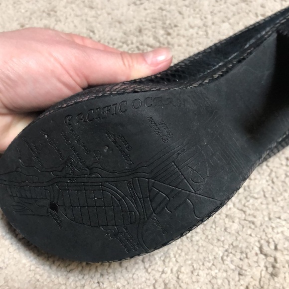 Auri snake skin print platform pump. - Picture 3 of 7